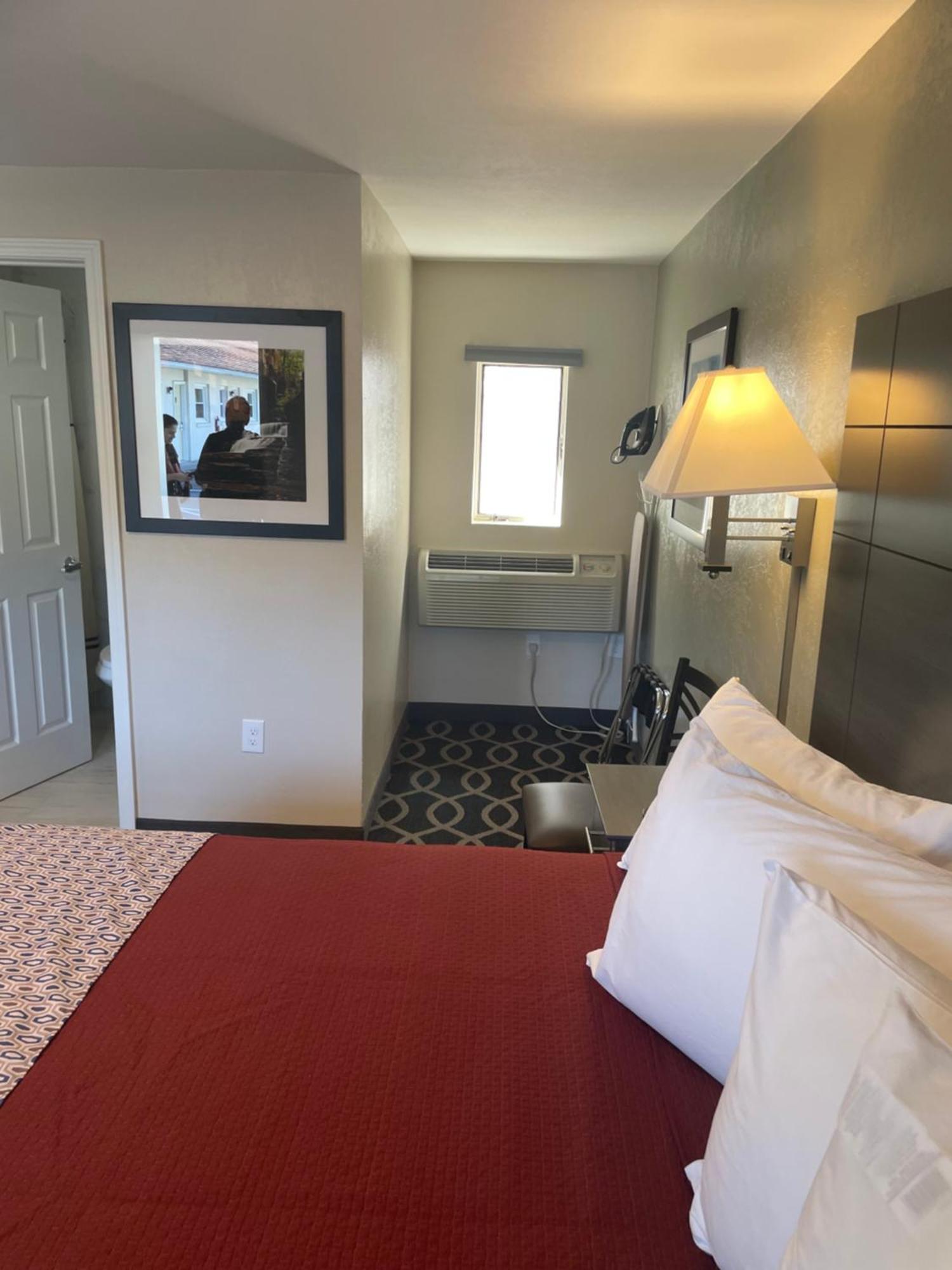 The Springwater Inn Итака Экстерьер фото