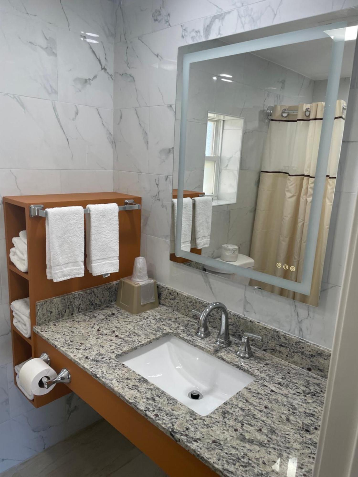 The Springwater Inn Итака Экстерьер фото