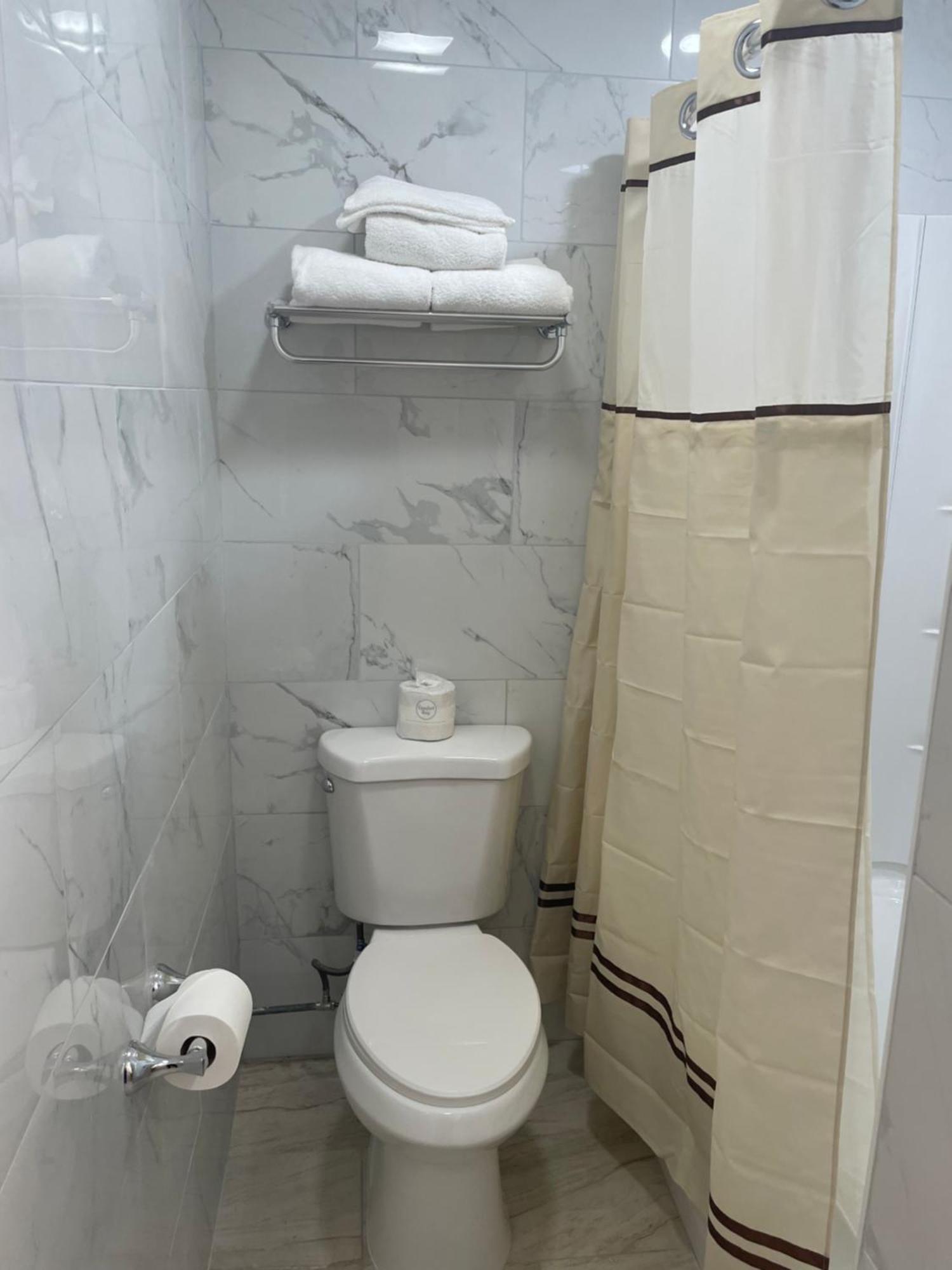 The Springwater Inn Итака Экстерьер фото