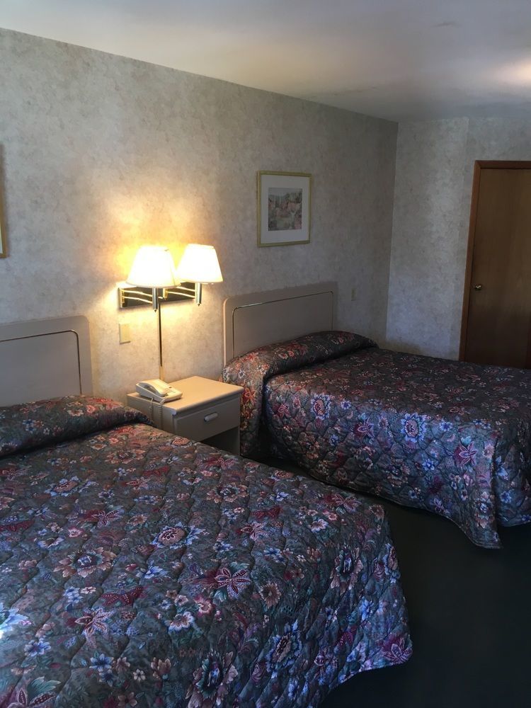 The Springwater Inn Итака Экстерьер фото