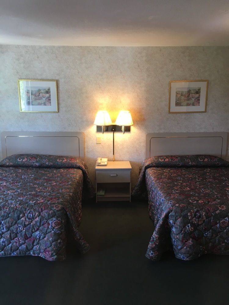 The Springwater Inn Итака Экстерьер фото