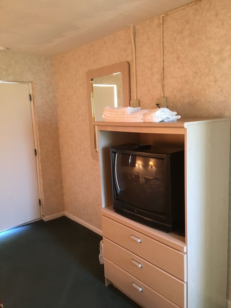 The Springwater Inn Итака Экстерьер фото